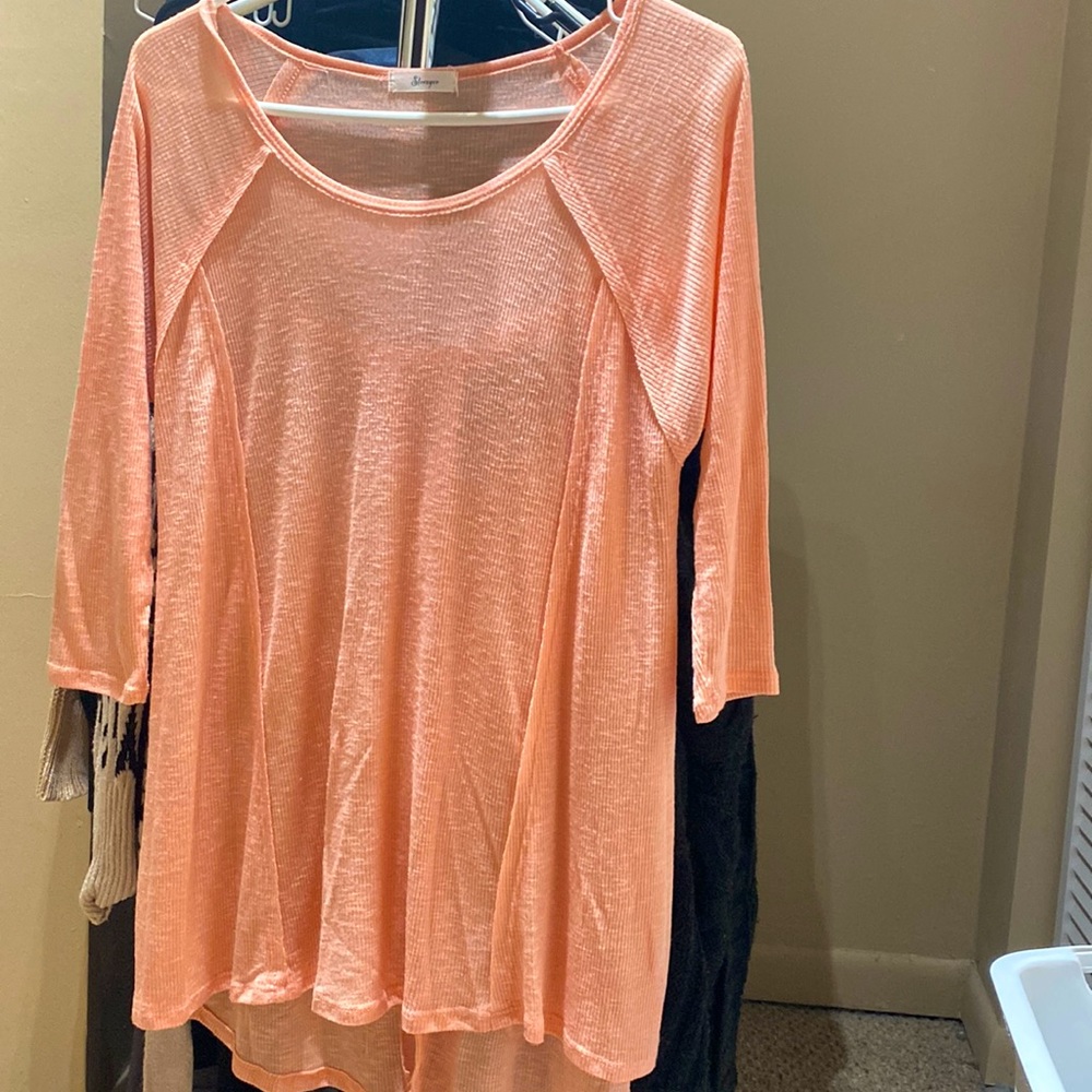 Sleezyer peach top size small.